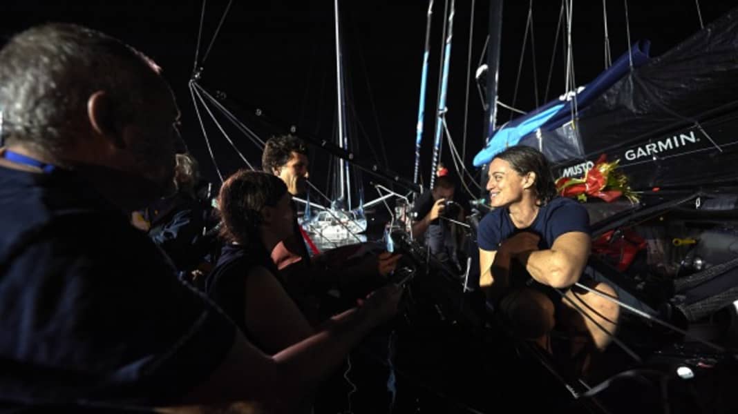 Route du Rhum: Shootingstar “Juju” Mettraux ist da, drei Skipperinnen rocken in den Top Ten