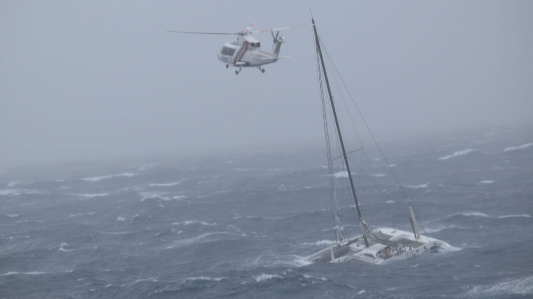 Accident: 70-year-old solo sailor rescued from hurricane