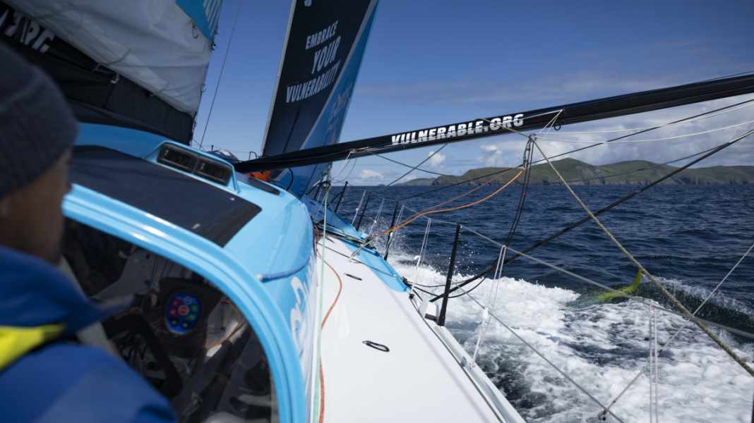 Course of the cap: injury and breakage on "Malizia", "Vulnerable" gives up