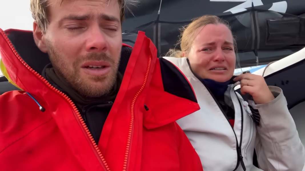 Transat Café L'Or: Private jet causes capsize of a Class 40 - really?