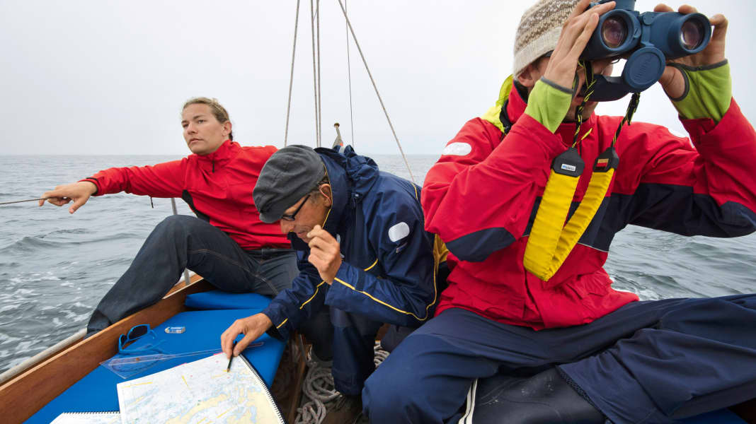 Seamanship: Cruise planning - determining the route