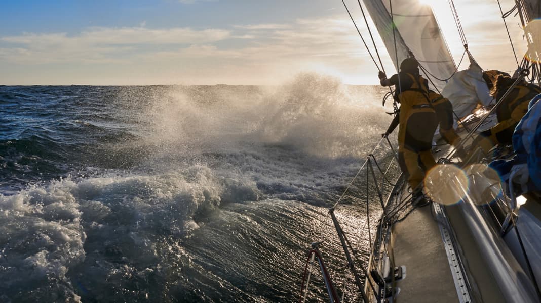 Ocean Globe Race : premiers abandons en Afrique du Sud, des équipages solides en tête de course