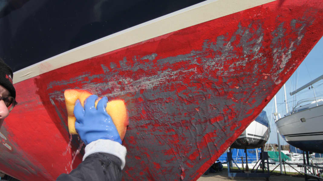 Antifouling How much does sailor antifouling pollute the water? YACHT