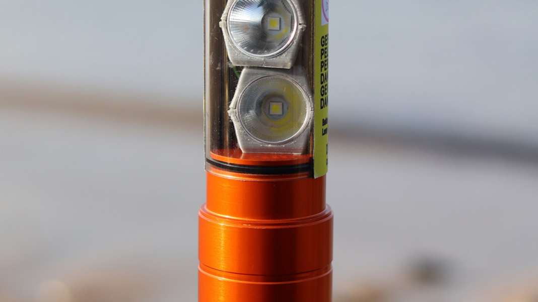 Statt Pyrotechnik: LED-Handfackel für den Notfall