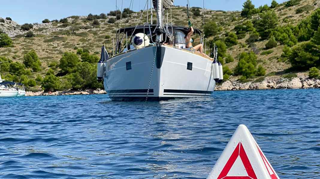 Anchoring: More peace and security with the radio buoy?