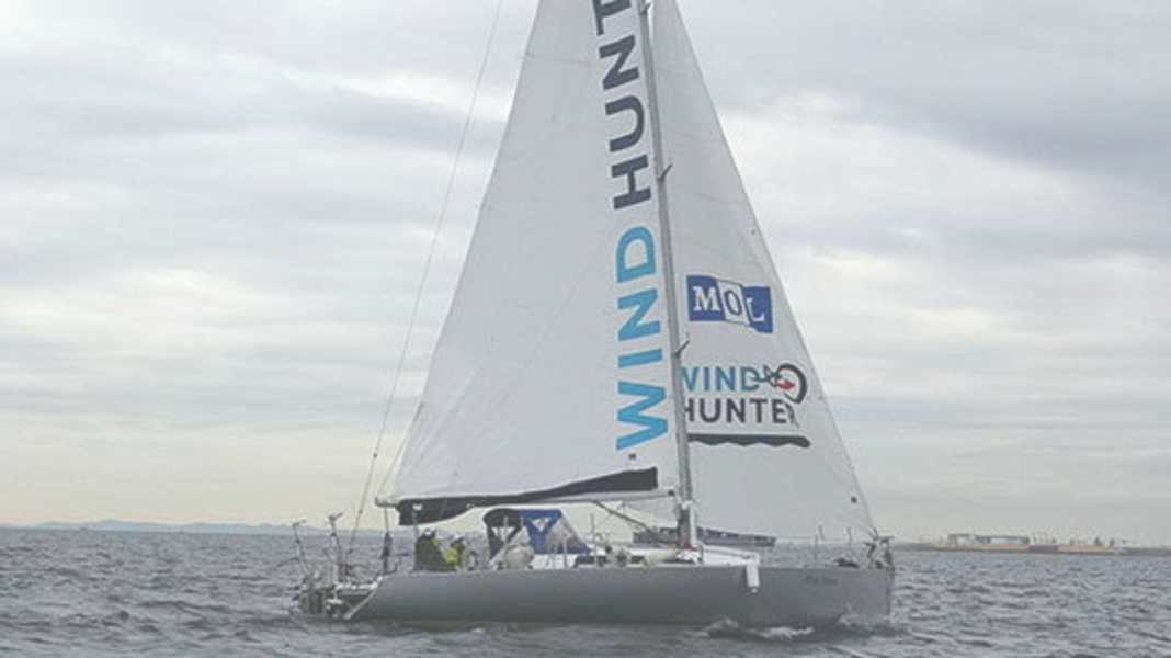 Green electricity: sailing yacht produces hydrogen