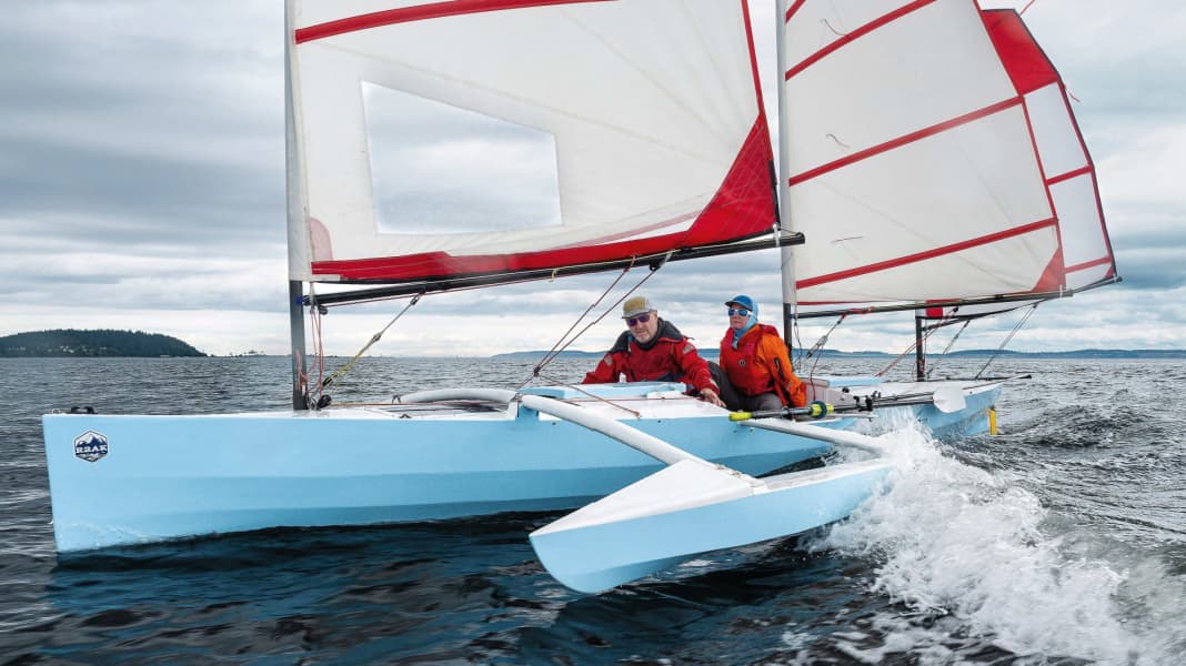 L'imbarcazione speciale: "Kairos 4Two" - con attrezzatura e remi