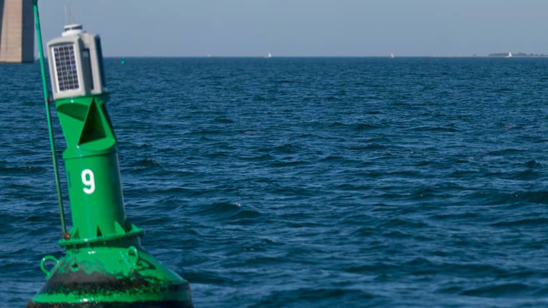 Law: Fairway buoys are only navigation aids