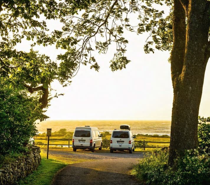 Spending the night close to the spot is often possible thanks to the Everyman's Right.