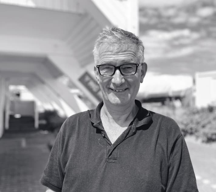 Bernd Paul (55) gestisce il condominio "Marinas" nel porto meridionale di Helgoland, dove i servizi igienici si trovano nel seminterrato. La maggior parte delle volte le operazioni si svolgono senza problemi. Ma quando non è così, ci sono delle conseguenze.