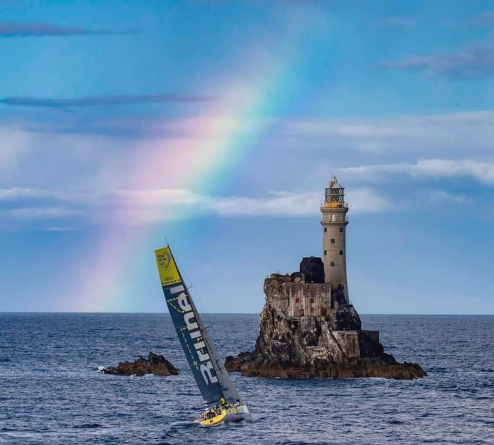   Avvicinarsi allo scoglio del Fastnet può essere così bello: la squadra olandese Brunel prima del giro di boa