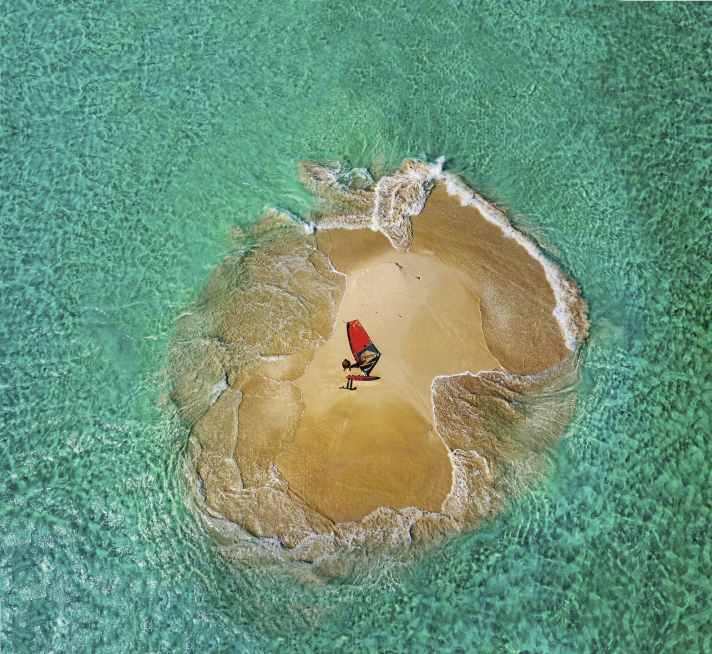 Spectacular perspectives are made possible by drones - like here, a gem in the Los Roques archipelago by Ricardo Campello