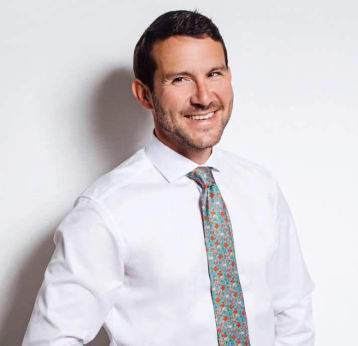 Benyamin Tanis: The yachtsman and lawyer from Kiel has been advising and representing his clients for many years with a team of several lawyers, boat and ship builders and a Europe-wide network of partner law firms in all legal matters relating to yachting, from boat purchases to tax and customs matters to the settlement of claims