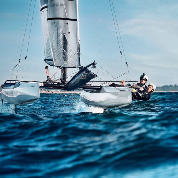   Sono attualmente i numeri uno in Germania nel foil Nacra 17: Paul Kohlhoff e Alica Stuhlemmer si stanno concentrando per assicurarsi un posto nella lista di partenza nazionale per le Olimpiadi del 2020 ai Campionati del Mondo in Nuova Zelanda.