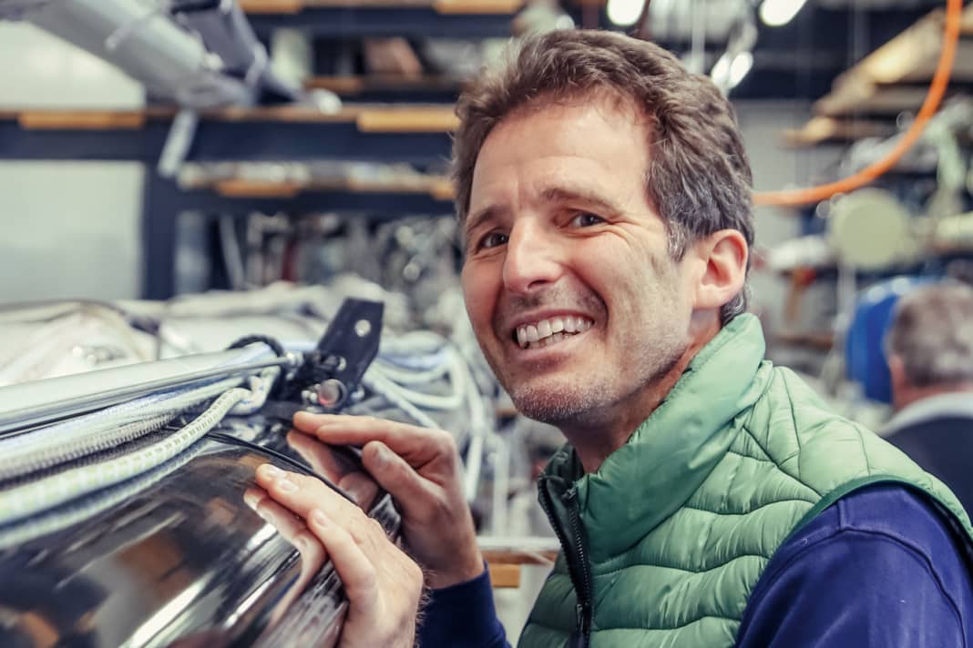 Keeps everything in view and under control: Hans Stützle, master boat builder and head of the Winkler boatyard in Bremen