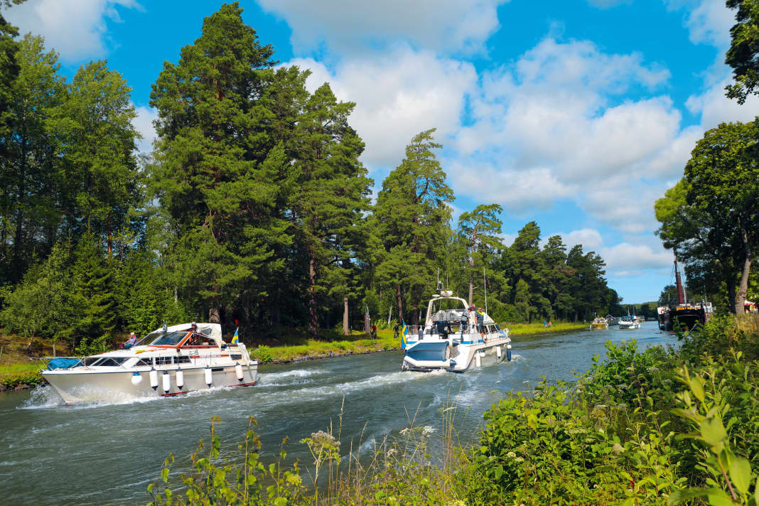 Coming and going on the Västgötadelen, the western half of the Göta Canal near Norrkvarn. During the peak season, which only lasts eight weeks, the historic waterway is very popular