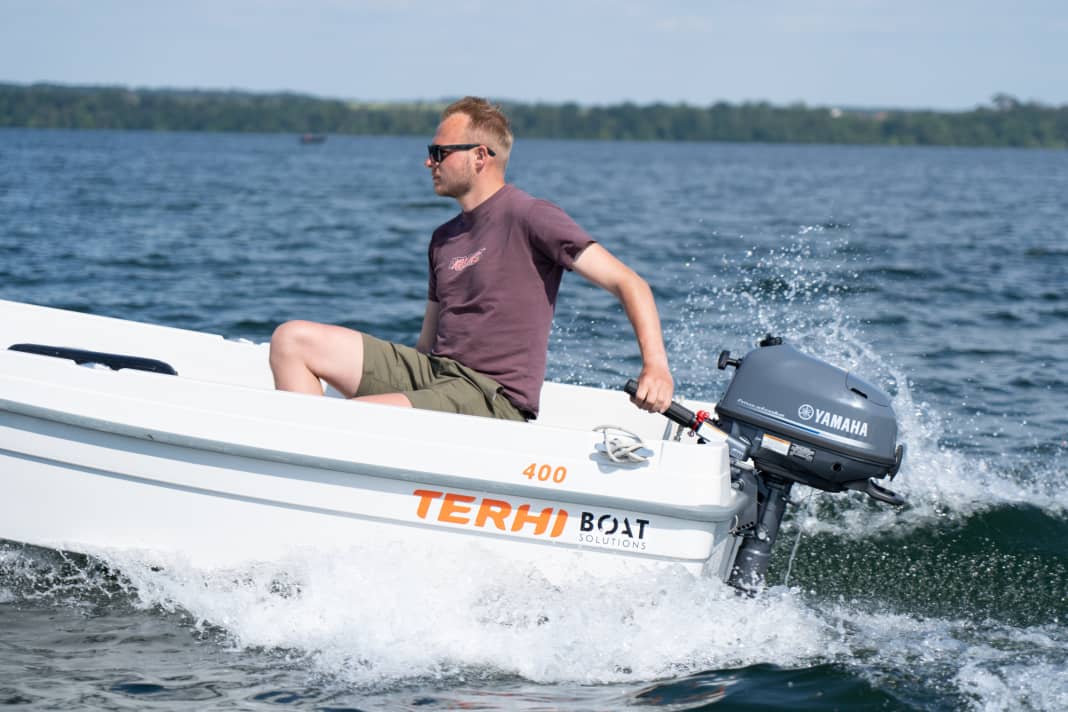 The Yamaha F6C costs 1,985 euros