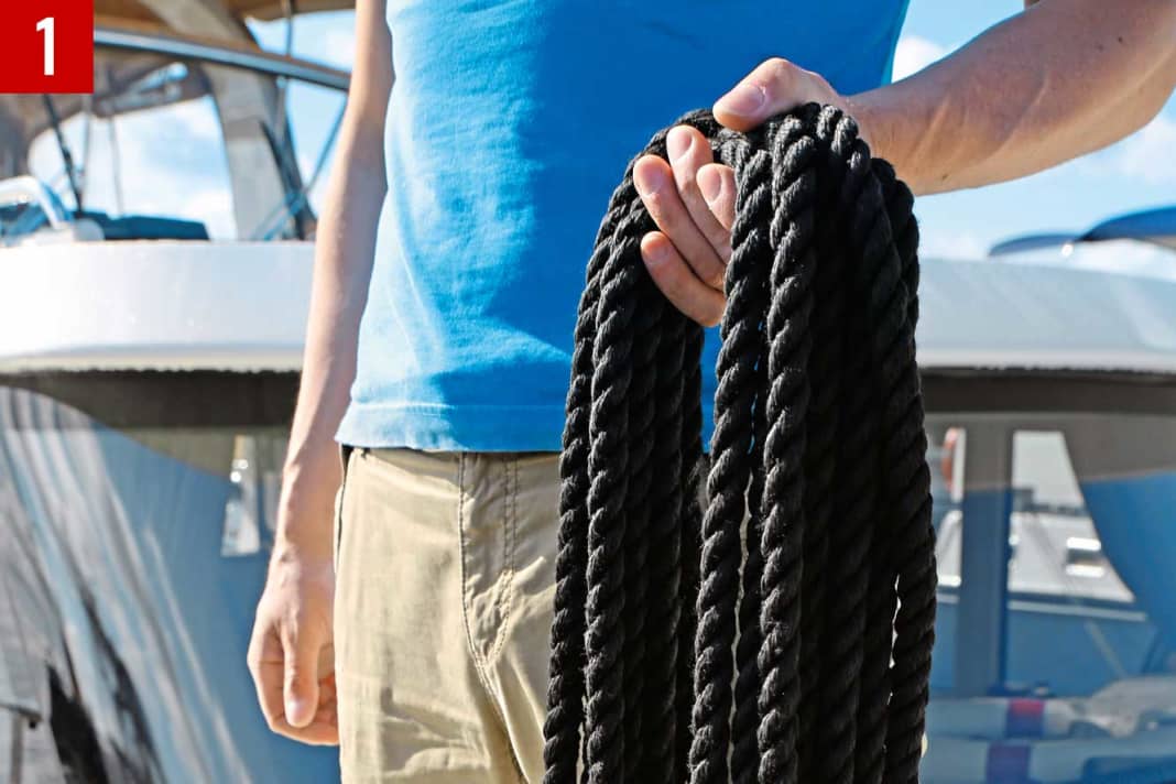 1 Unroll the line neatly in loops in one hand