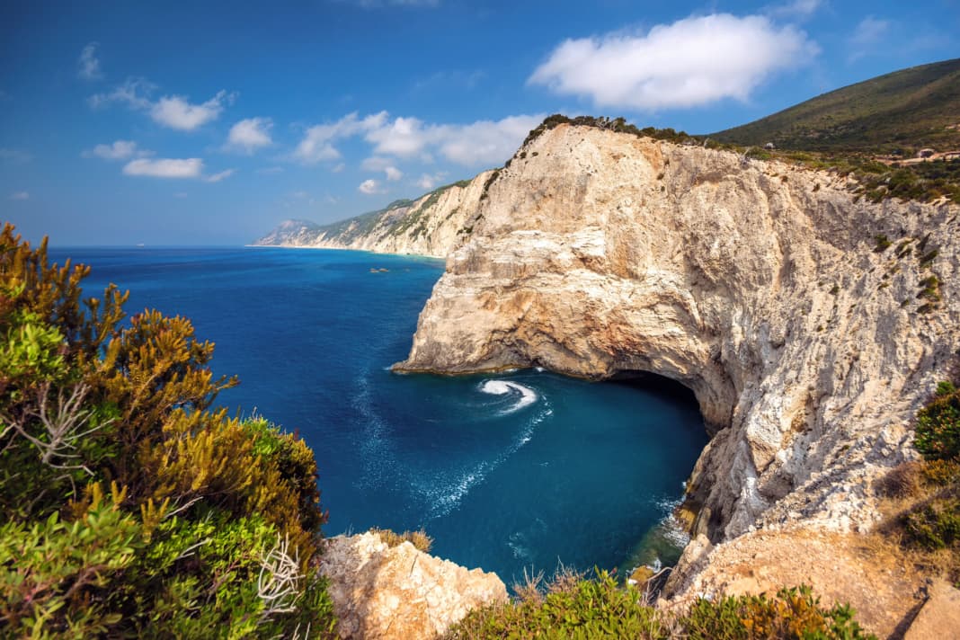 Greece has an enormous number of facets to offer boating holidaymakers | STOCK.ADOBE.COM/IVO VELINOV