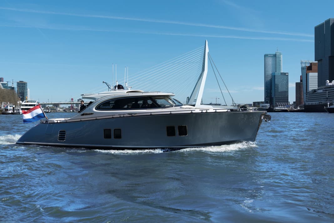 Die Zeelander 5 kommt als klassisches Lobsterboat daher