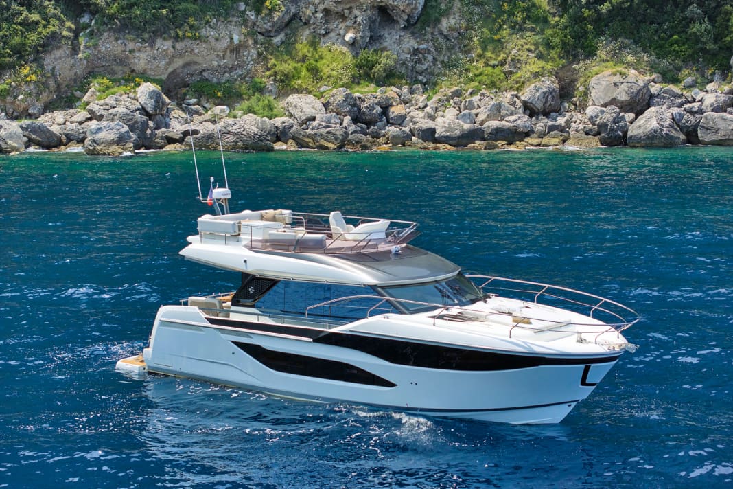 Feiert auf der boot Düsseldorf Premiere: Prestige F4