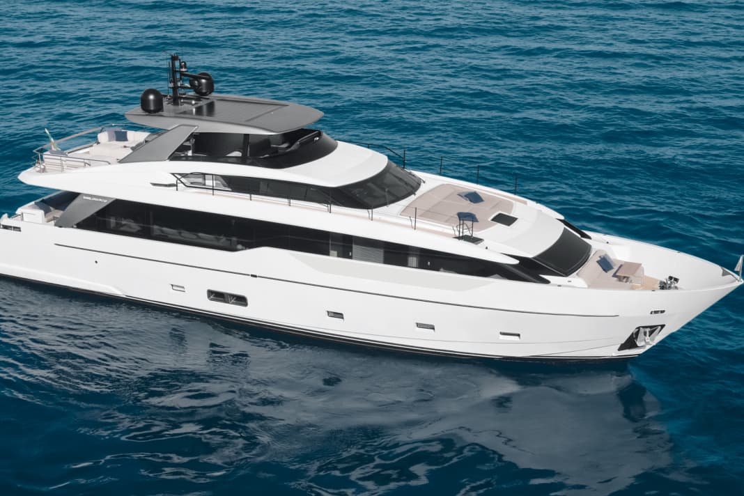 The two design-orientated brands are known for breaking up familiar concepts and presenting new solutions. Some of the boot Düsseldorf exhibits in Hall 6, such as the 27.60 metre long SL90A, ...