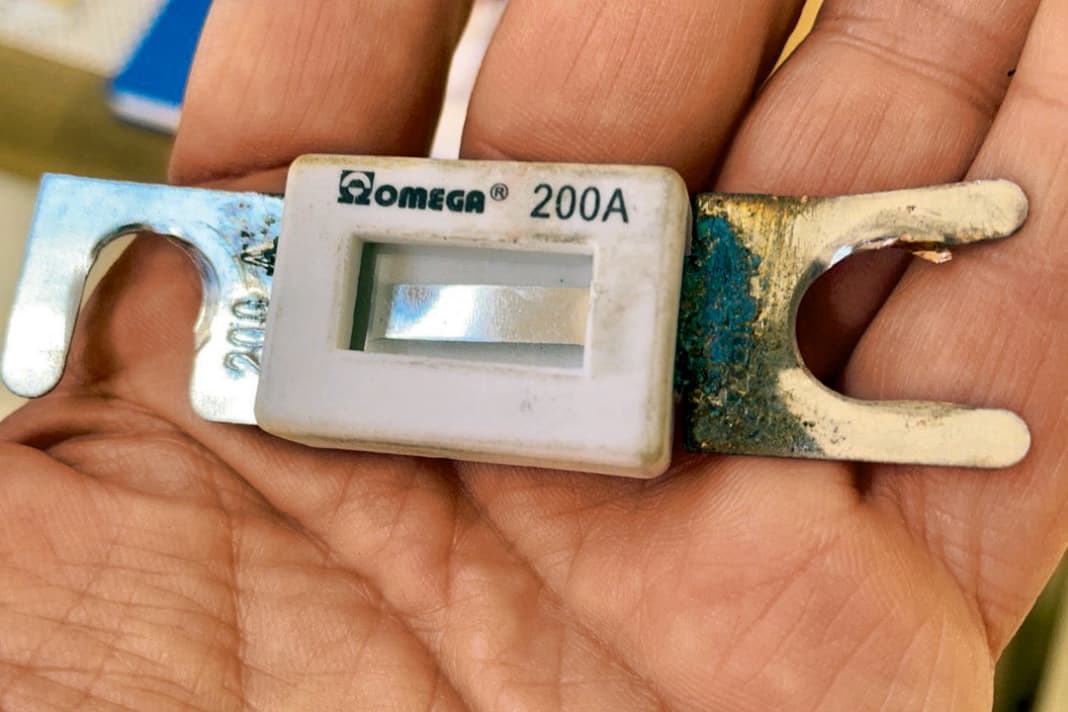 Avant la transformation, le réseau de bord doit être contrôlé pour s'assurer que les sections de puissance sont suffisantes.