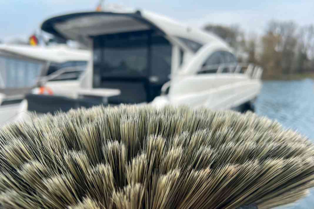 We show you what you need for spring cleaning on board