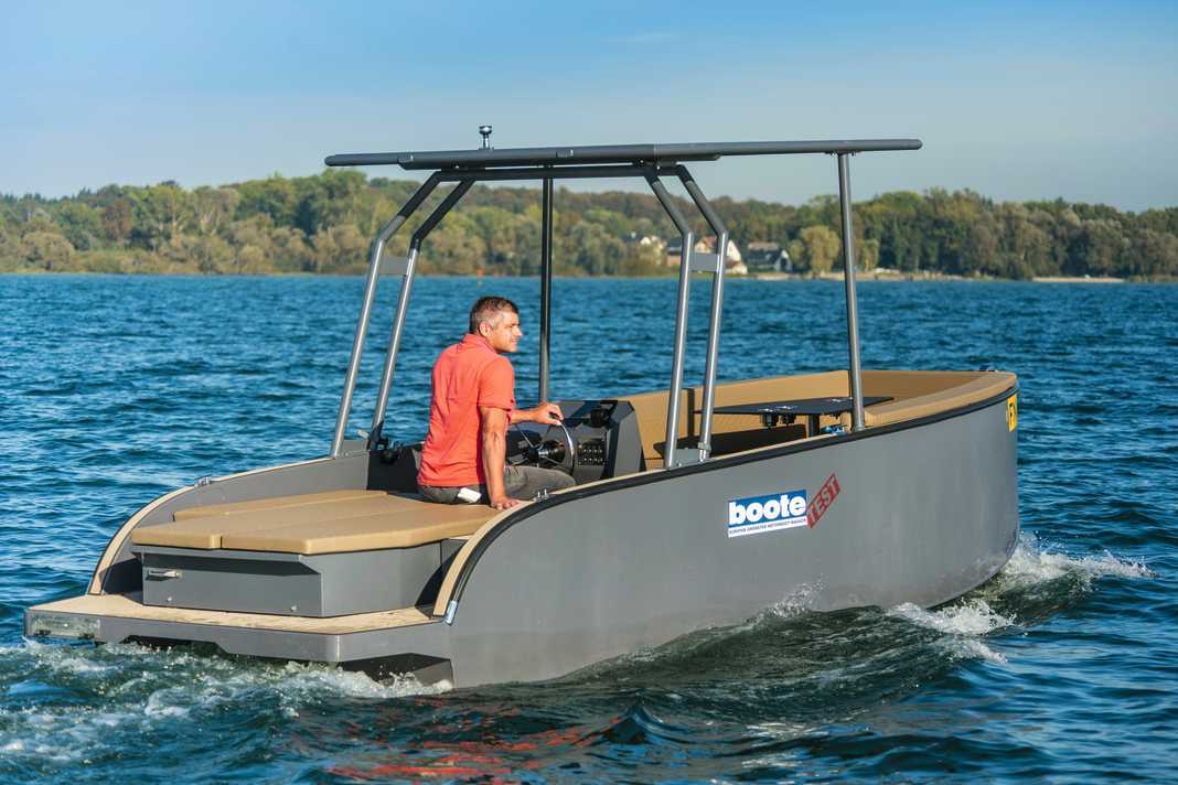 When travelling as efficiently as possible at 3.5 knots at 1300 rpm, the power consumption is