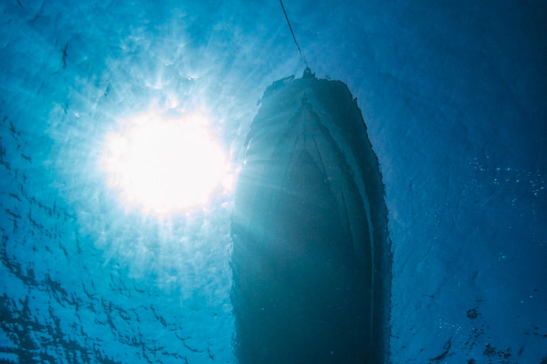 Der Blick vom Anker in Richtung Boot