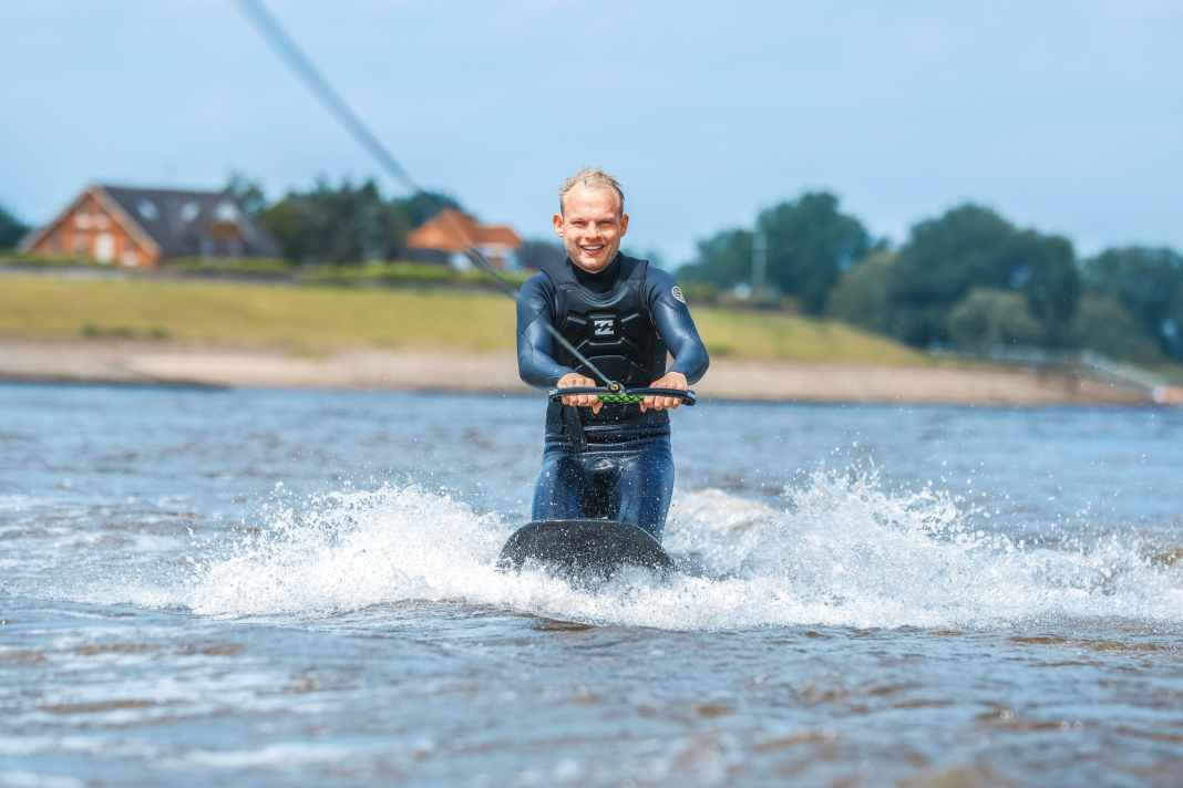 Once you are on your knees, the board is very easy to ride