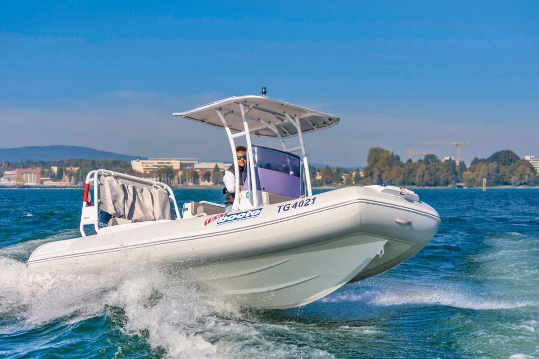Schon mit dem Mercury F150 bietet die Gala Viking 650 viel Fahrspaß