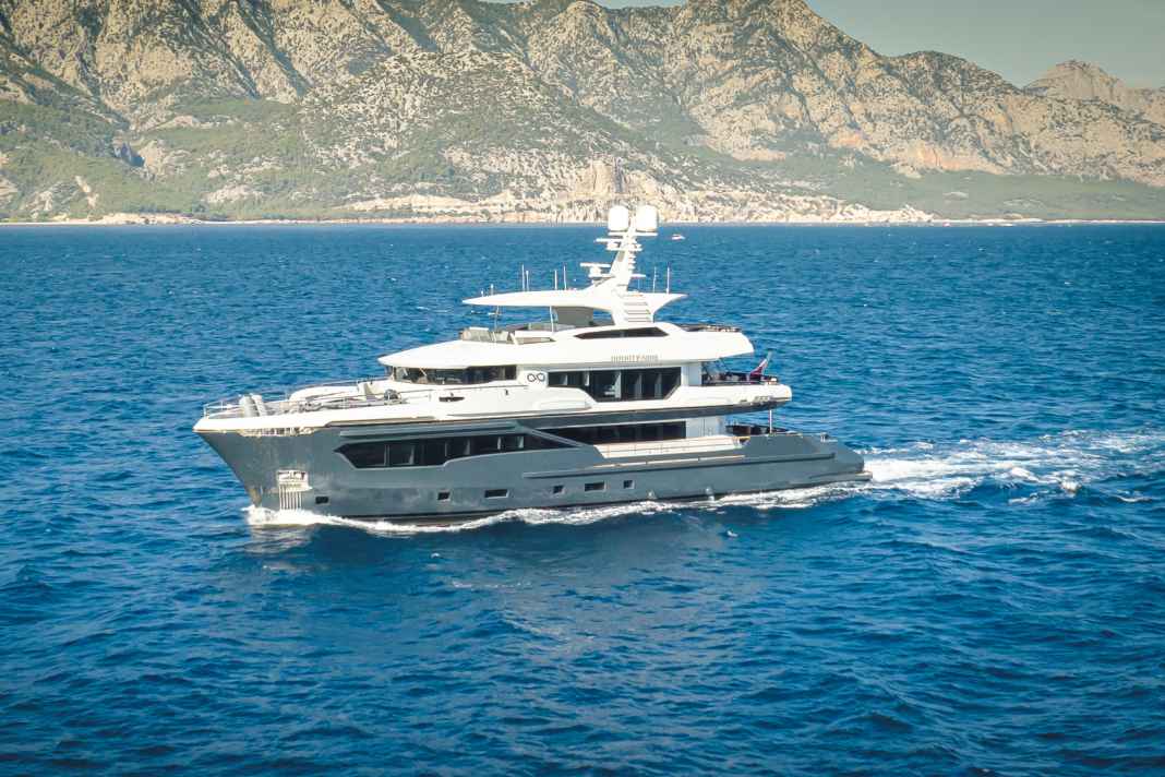 On an exploration tour: Former professional basketball player Tony Parker invites you to spend a week on board his 35-metre explorer "Infinity Nine" from 120,000 euros