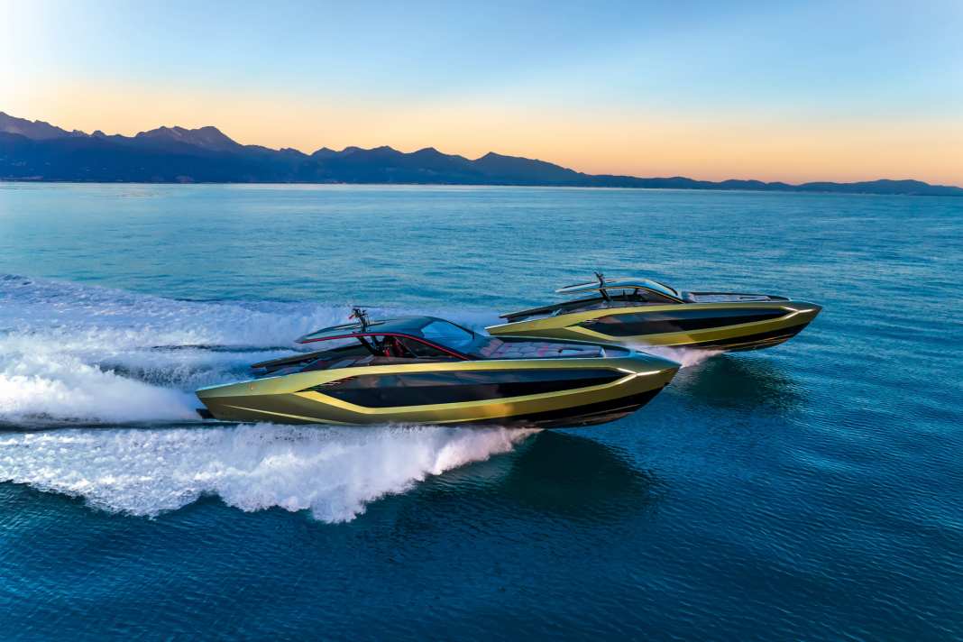 Vielseitig: McGregor schießt auf der Tecnomar for Lamborghini  mit 63 Knoten über die See oder ...