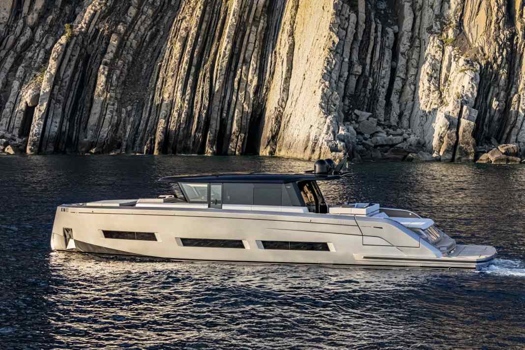 Side view of the Pardo GT75