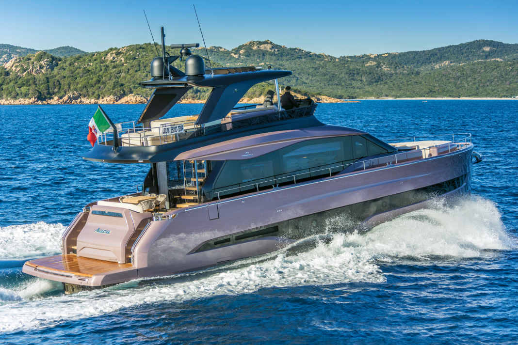 The new 20-metre yacht from Cranchi impresses with its modern design, good sailing characteristics and excellent workmanship.