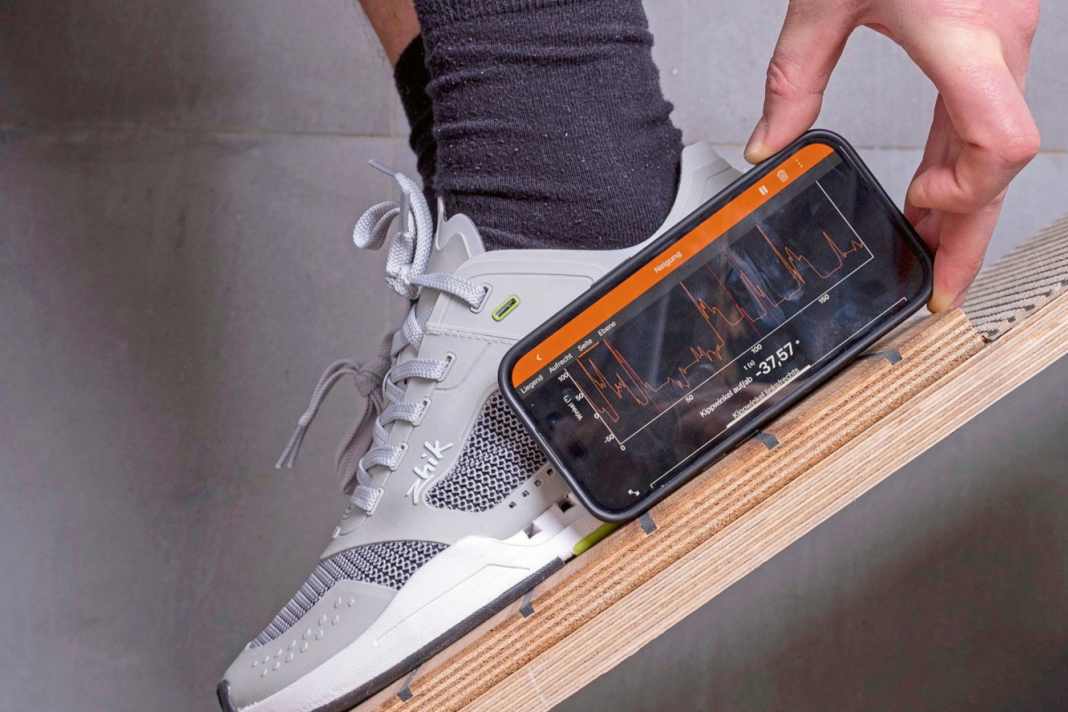 The grip is determined for three deck surfaces on the inclined plane.