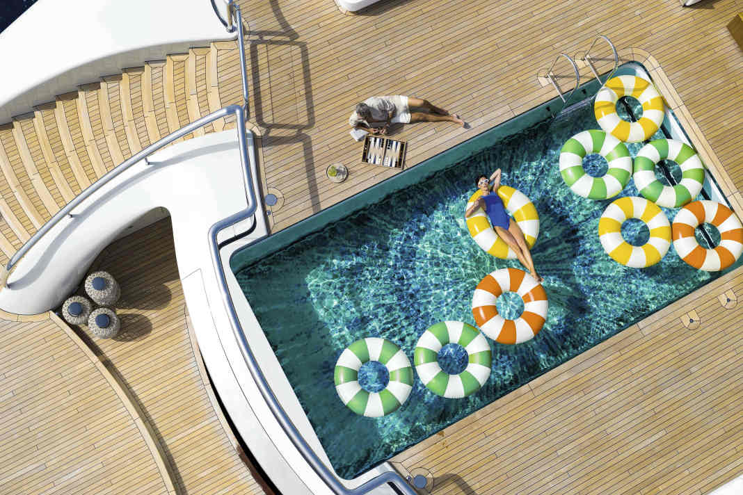 Top pools: We present the most beautiful pools on yachts. Here is the seven metre long pool from "H3".