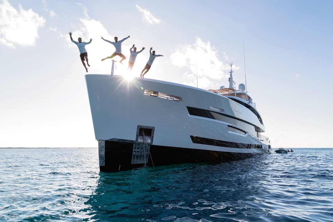 "Santosha" from Heesen