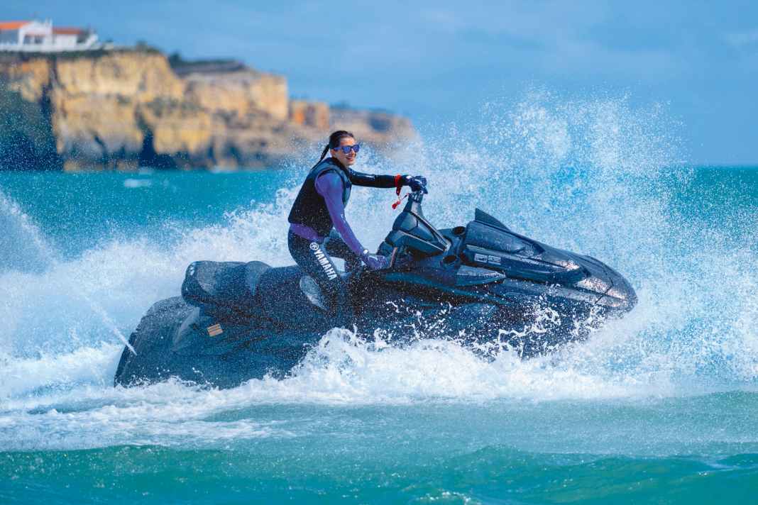 The FX Cruiser SVHO comes with a maximum output of 250 hp.