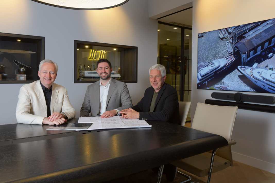 Neue Generation (v. l. n. r.): Klaas, Abel und Albert Hakvoort leiten die Werft.