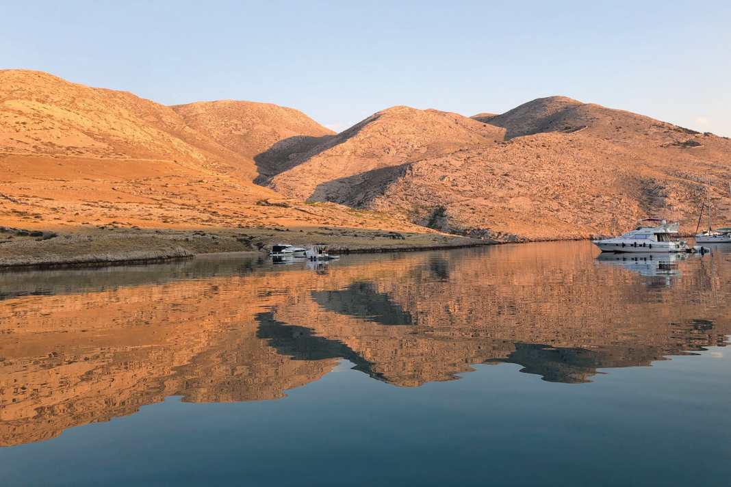 4th place: Reflections in the water are perfect for making the photo subject, in this case in Mala Luka, appear artistic. The prerequisites are mirror-smooth water, clear contours and a steady hand on the part of the photographer.