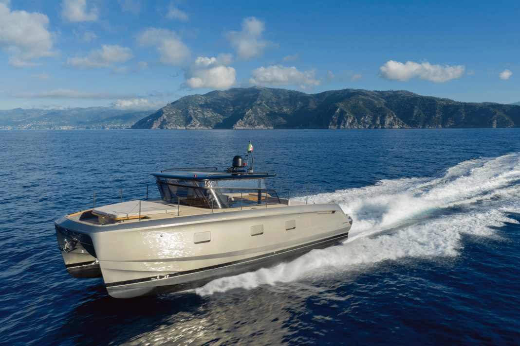 Light on its feet: The compact appearance of the BGF45 is deceptive. Thanks to two IPS500 drives from Volvo Penta and an ingenious foil system, the 17-tonne catamaran accelerates up to 38 knots.