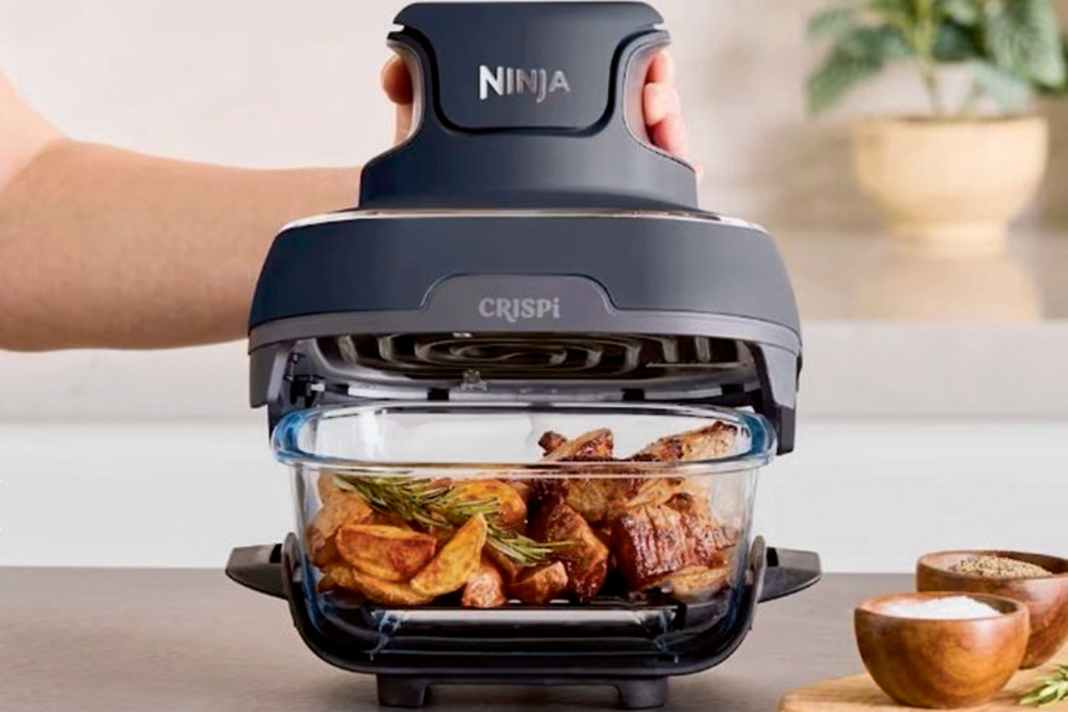 Mobile hot air fryer.