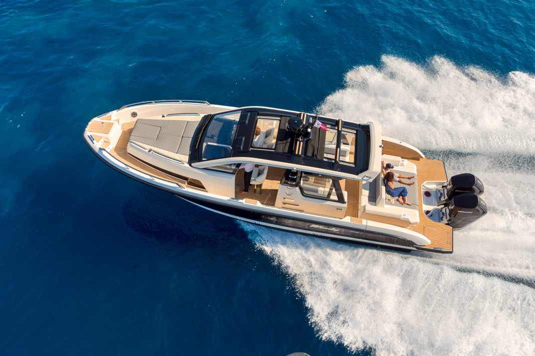 Winner in the category motor yachts up to 14 metres: Windy SR40