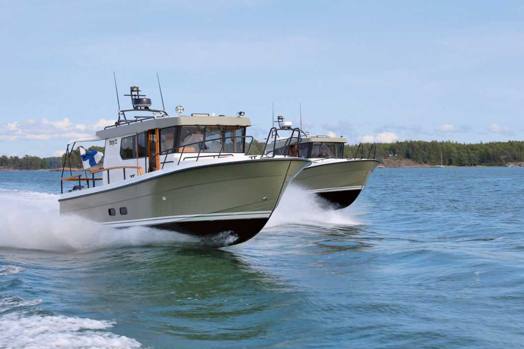 Seite an Seite: Die Targa 32 und dahinter die kleinere 27.2 vor der südfinnischen Küste bei Turku.