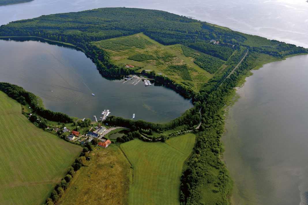 To the north of Lake Plau lies the Plauer Werder peninsula, home to the Alt Schwerin fishery.