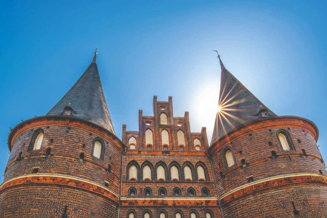 Das Museum im Holstentor präsentiert die rasante Entwicklung der Stadt. Hier entstand der mächtige Städtebund: Lübeck gilt als die "Königin der Hanse".