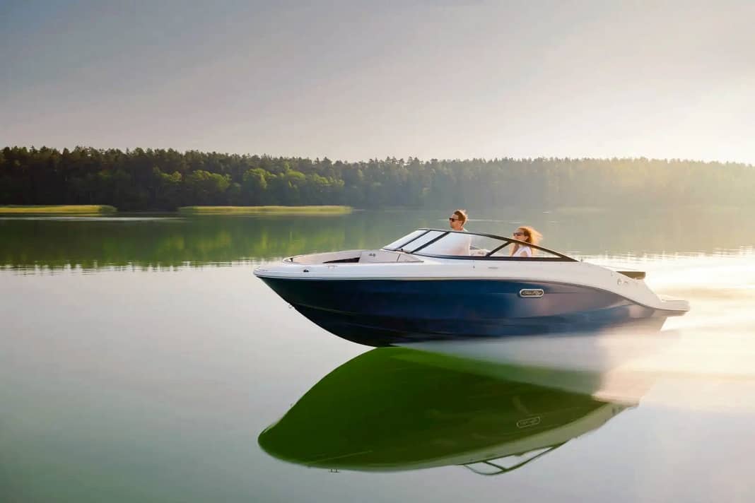 The Sea Ray 190 SPXE is designed for day trips and water sports. Unlike the boat shown in the photo (which is of the same design), the model on offer features a wakeboard tower.