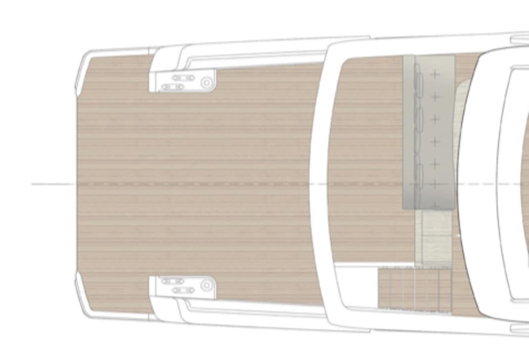 Sonnendeck: Vom Cockpit führt eine filigrane Treppe hinauf zum zweiten Steuerstand und einer zum Esstisch wandelbaren Sitzinsel.